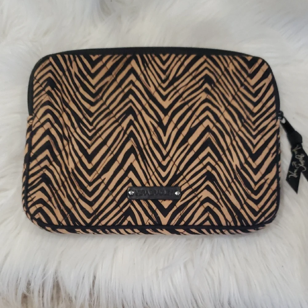Vera Bradley Zebra Print Quilted  Wallet - Picture 9 of 9